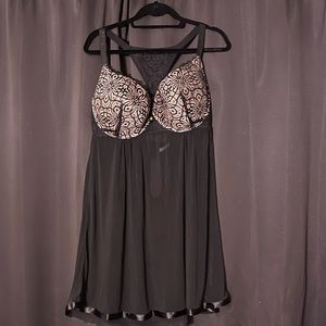 Daisy Fuentes lingerie!